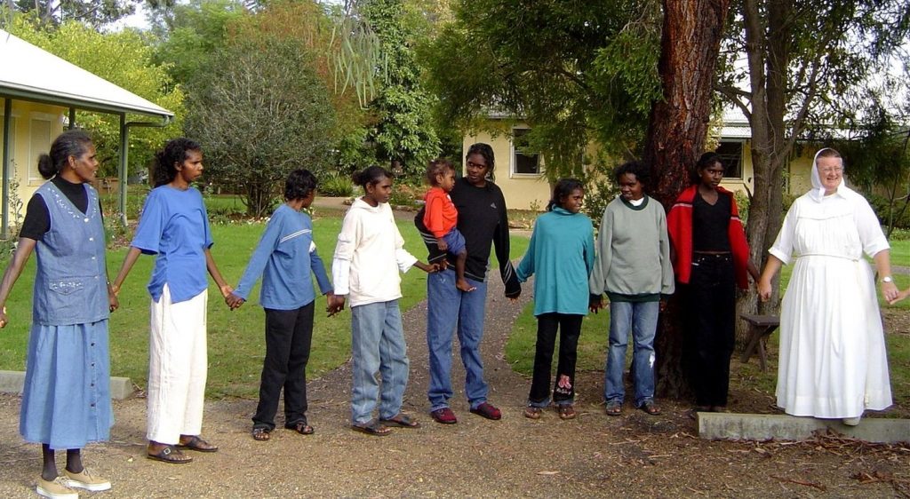 Aborigines Aborigine Kinder besuchen Kanaan in Australien