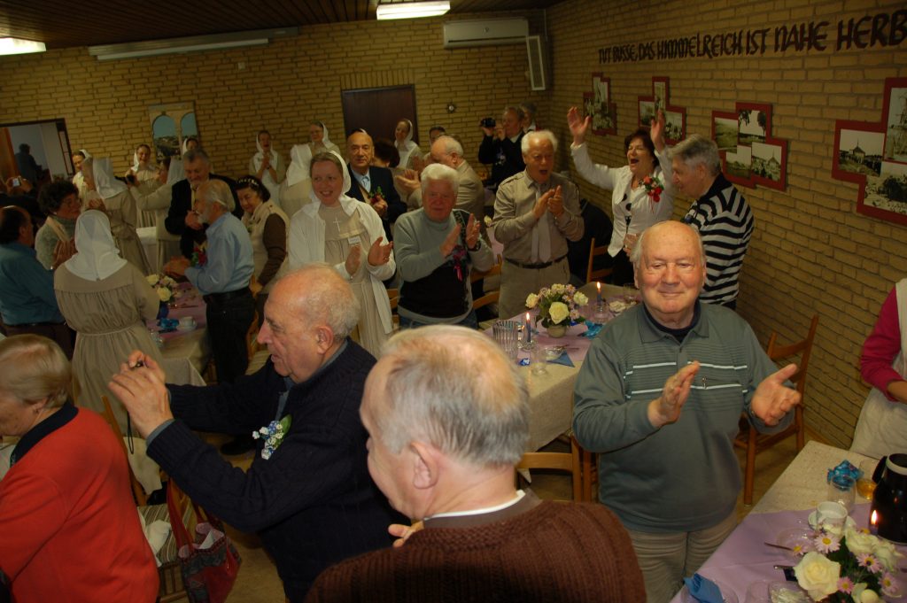 Besuch auf Kanaan aus einem jüdischen Altersheim Besuch auf Kanaan aus einem jüdischen Altersheim